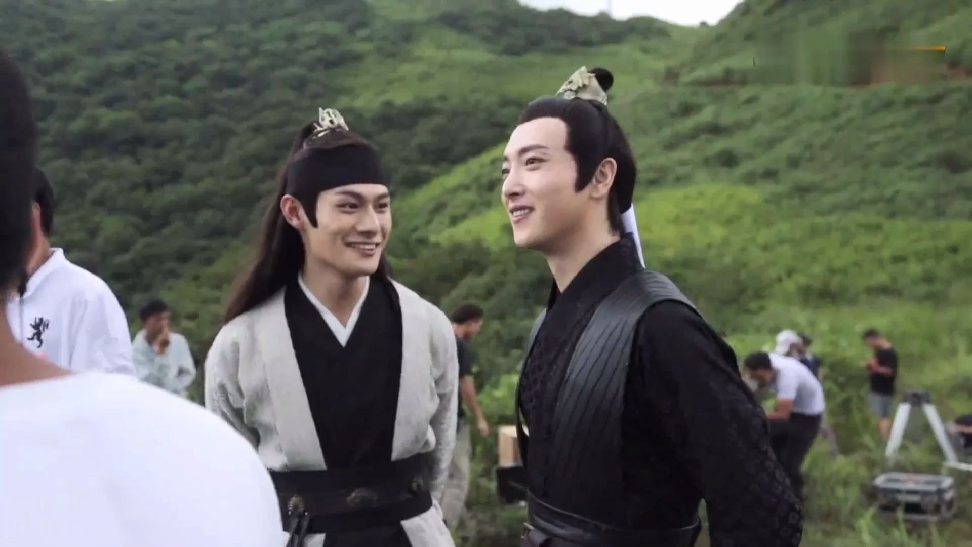 于斌陈情令花絮汪汪碎斌斌斗鸡于斌汪卓成转载