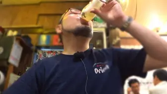 女啤酒怪 大阪露天居酒屋鲜美刺身和老板的炸裂无情铁手 哔哩哔哩 Bilibili