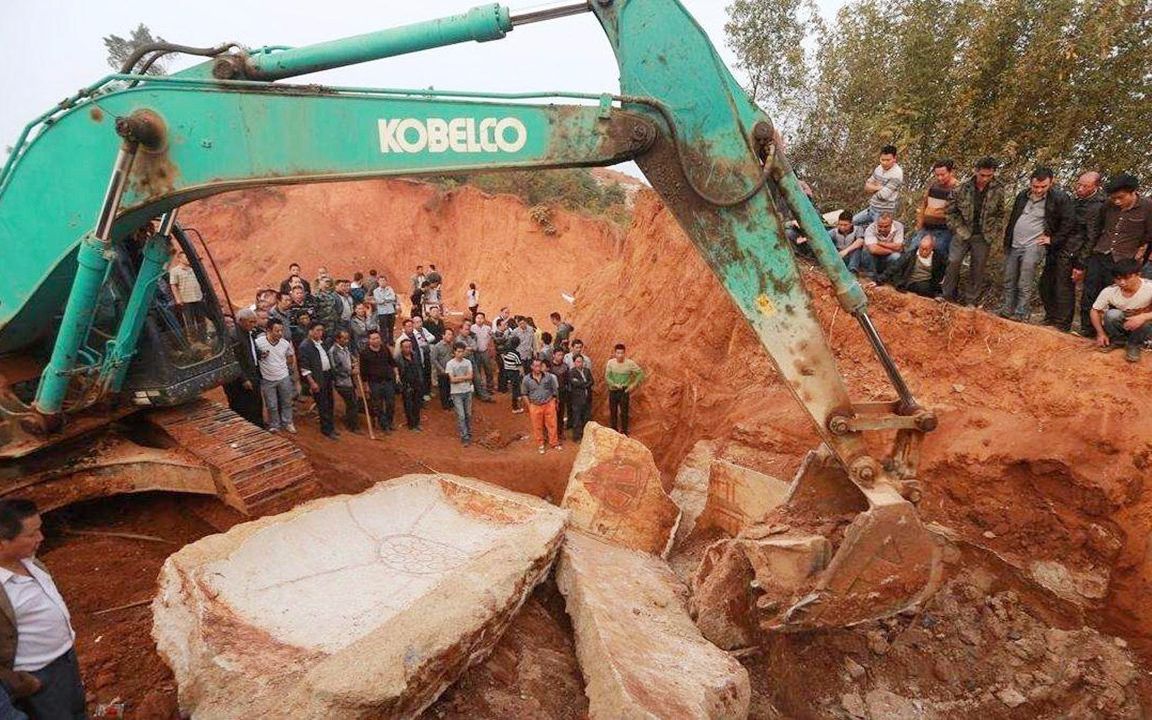 苏州真山炸出神秘大墓,上万件文物遭工人哄抢,出土多件珍贵文物