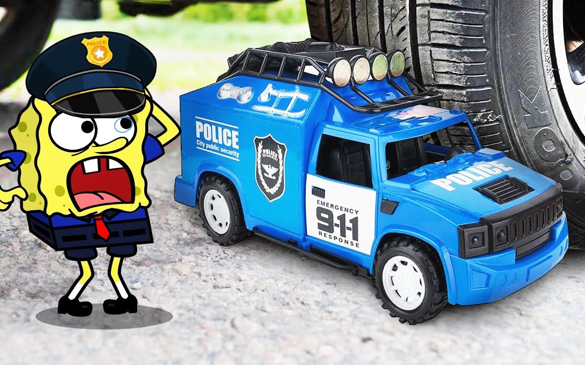 用汽车压碎警察海绵宝宝vs警车,用汽车粉碎易碎和柔软的东西!