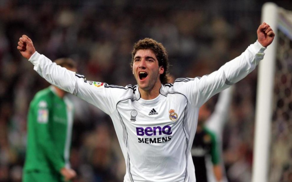 伊瓜因皇马最后四个赛季,效率依然不输梅西和c罗