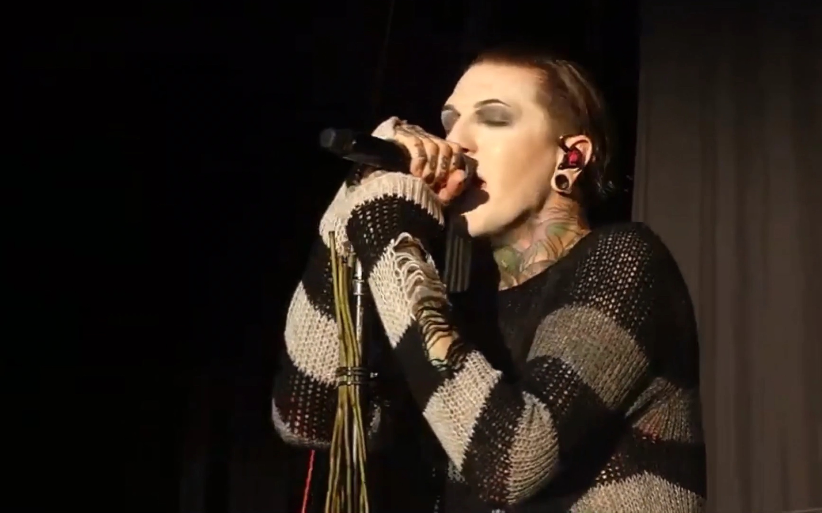 motionless in white-voices live in the woodlands/houston,texas