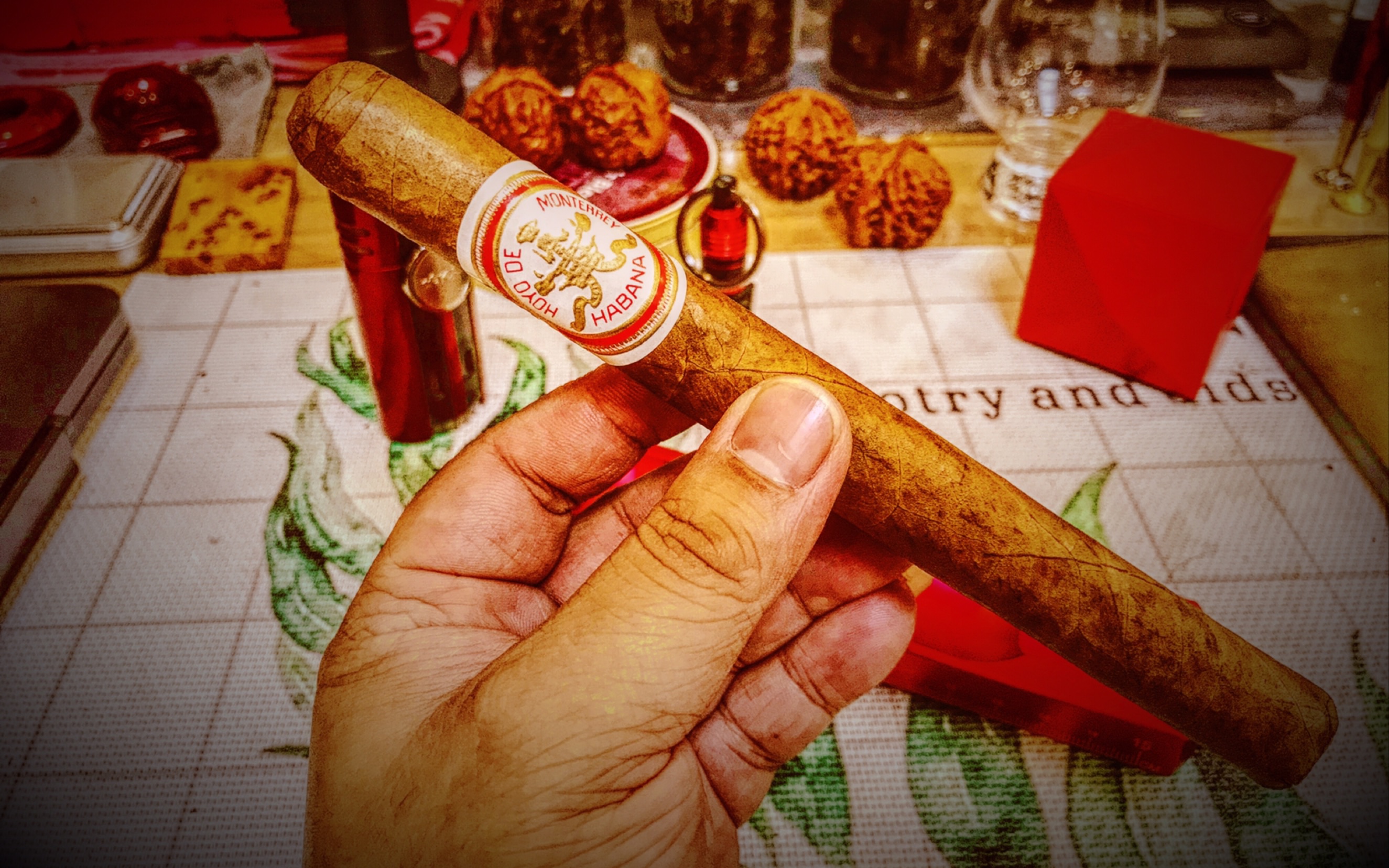 雪茄分享-好友蒙特雷-双皇冠