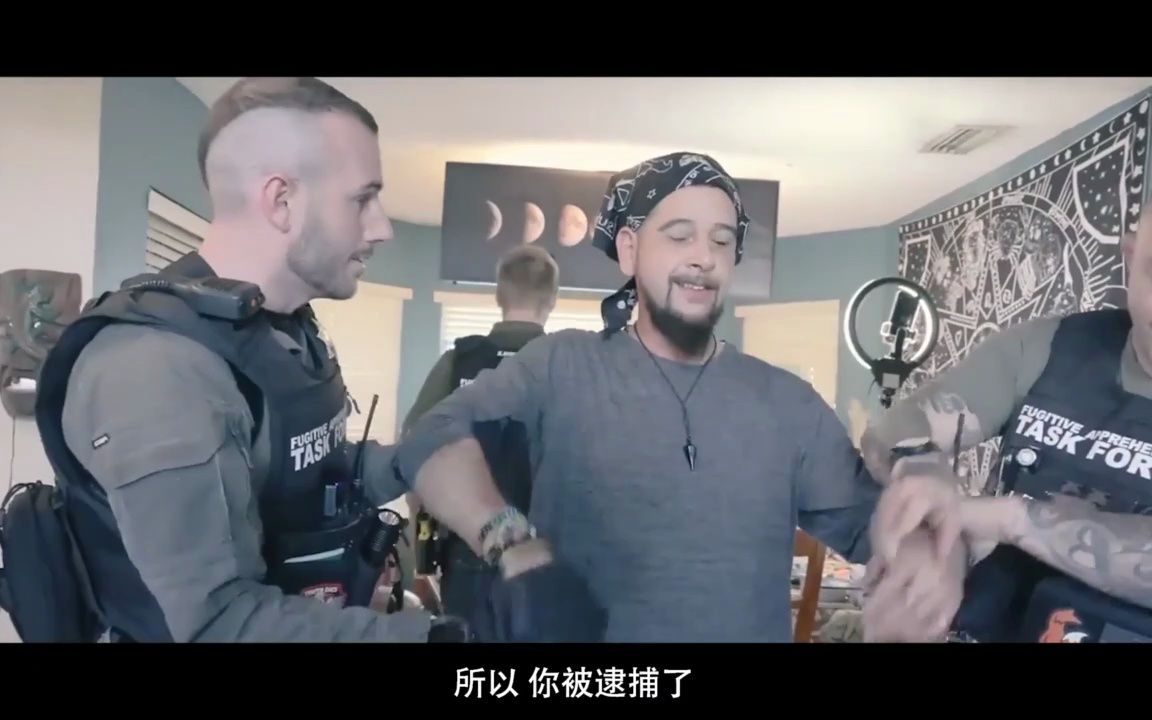 美国黑帮的"赏金猎人",专挑欠债美女执法,逮捕过程刺激无比!