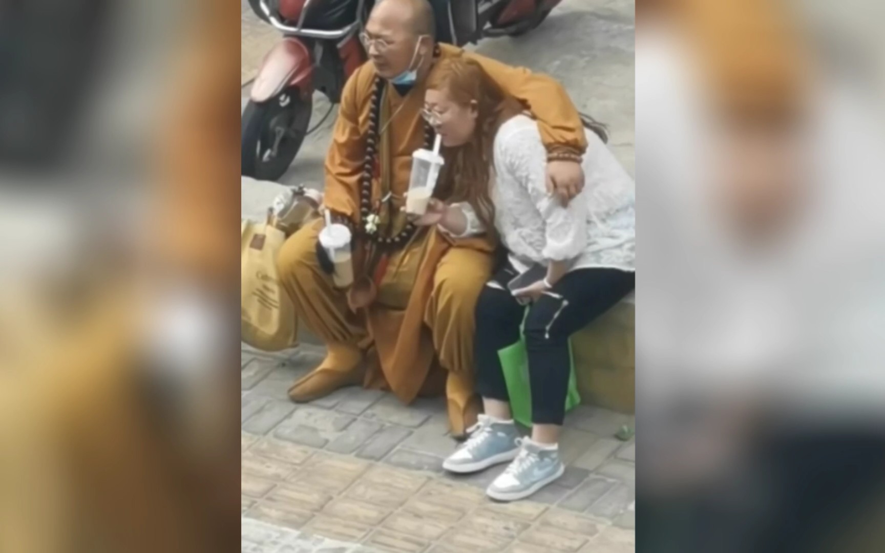 化缘化到了一位女施主