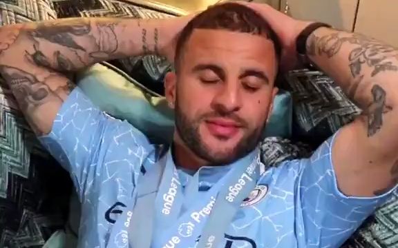 沃克梦里有冠军,奖牌