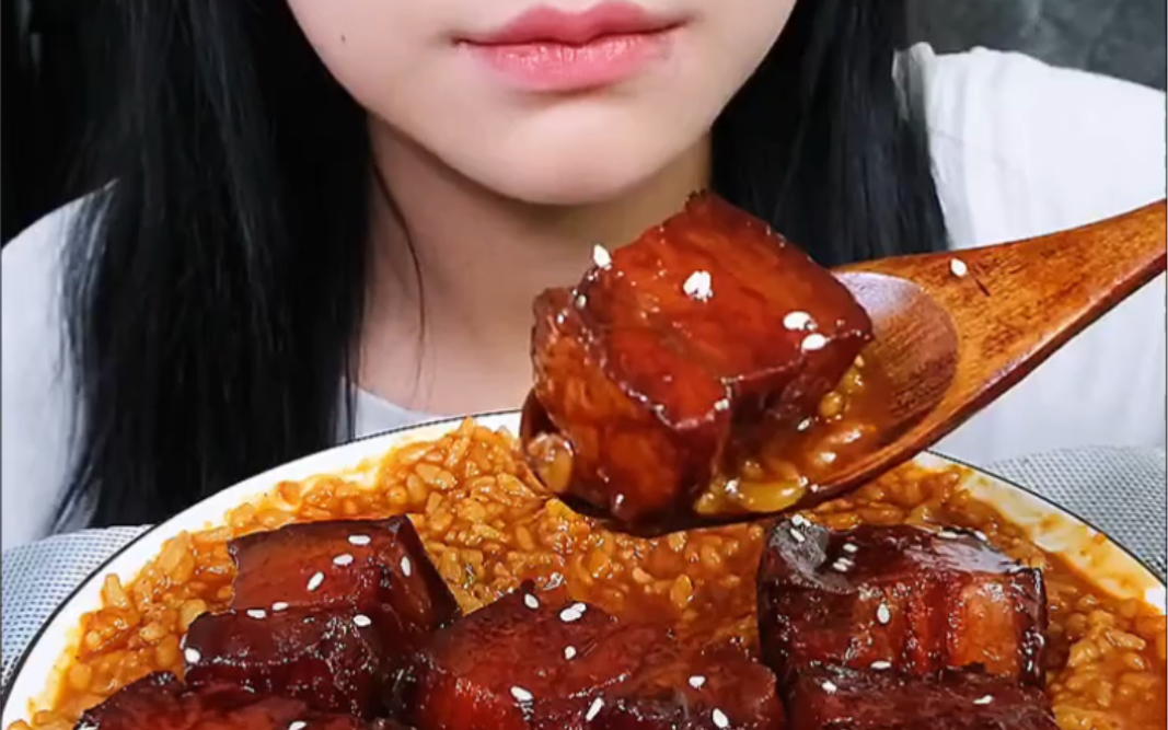 [图]红烧肉拌饭～