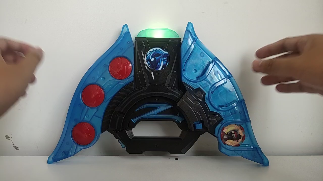 万代 泽塔奥特曼 奥特勋章sg01 03.维克特利奥特曼 奥特勋章