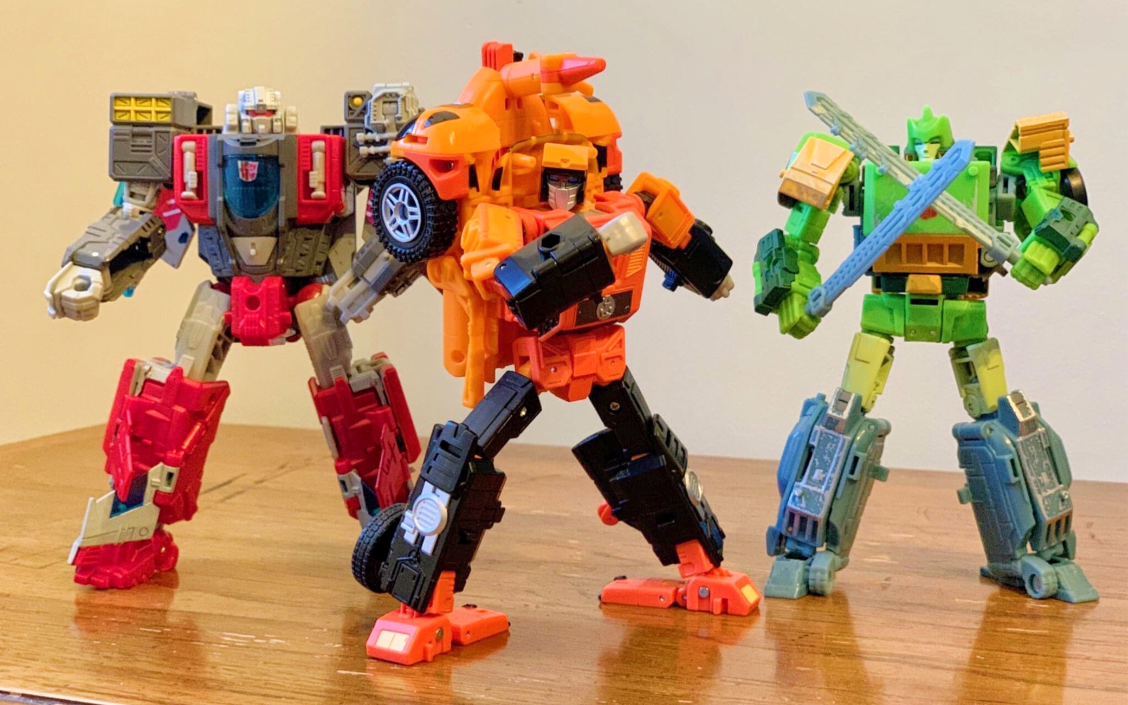 新品实物对比:传世联合 l级 沙暴 g1三变战士 变形金刚遗产系列g1动画