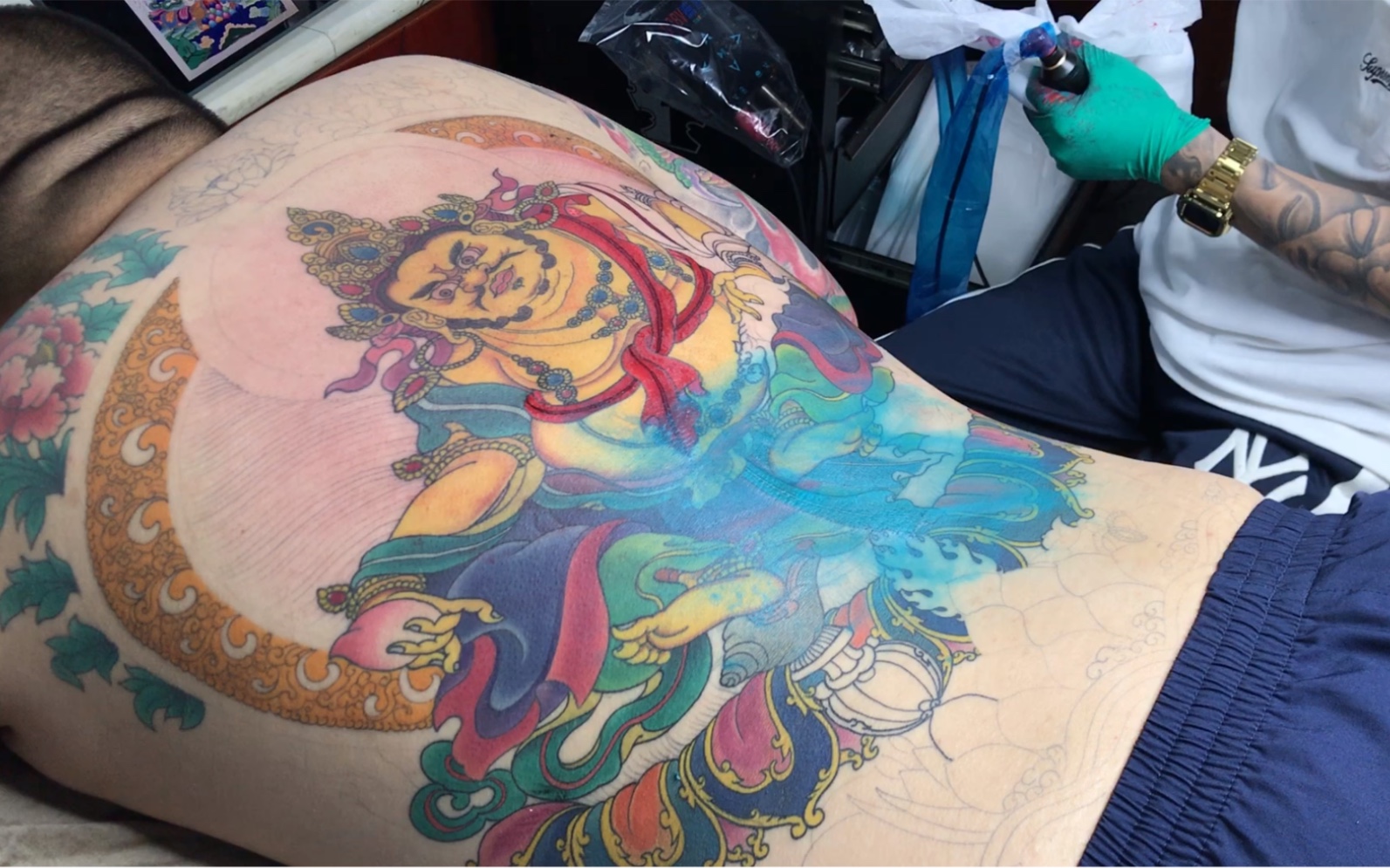 唐卡满背纹身,效果惊艳