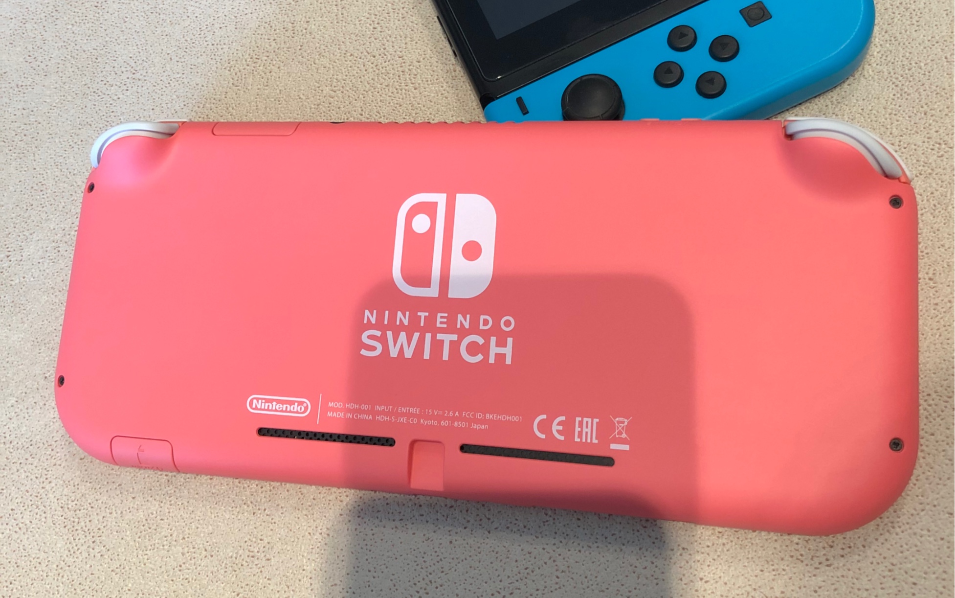 一个很随便的珊瑚粉switchlite的开箱
