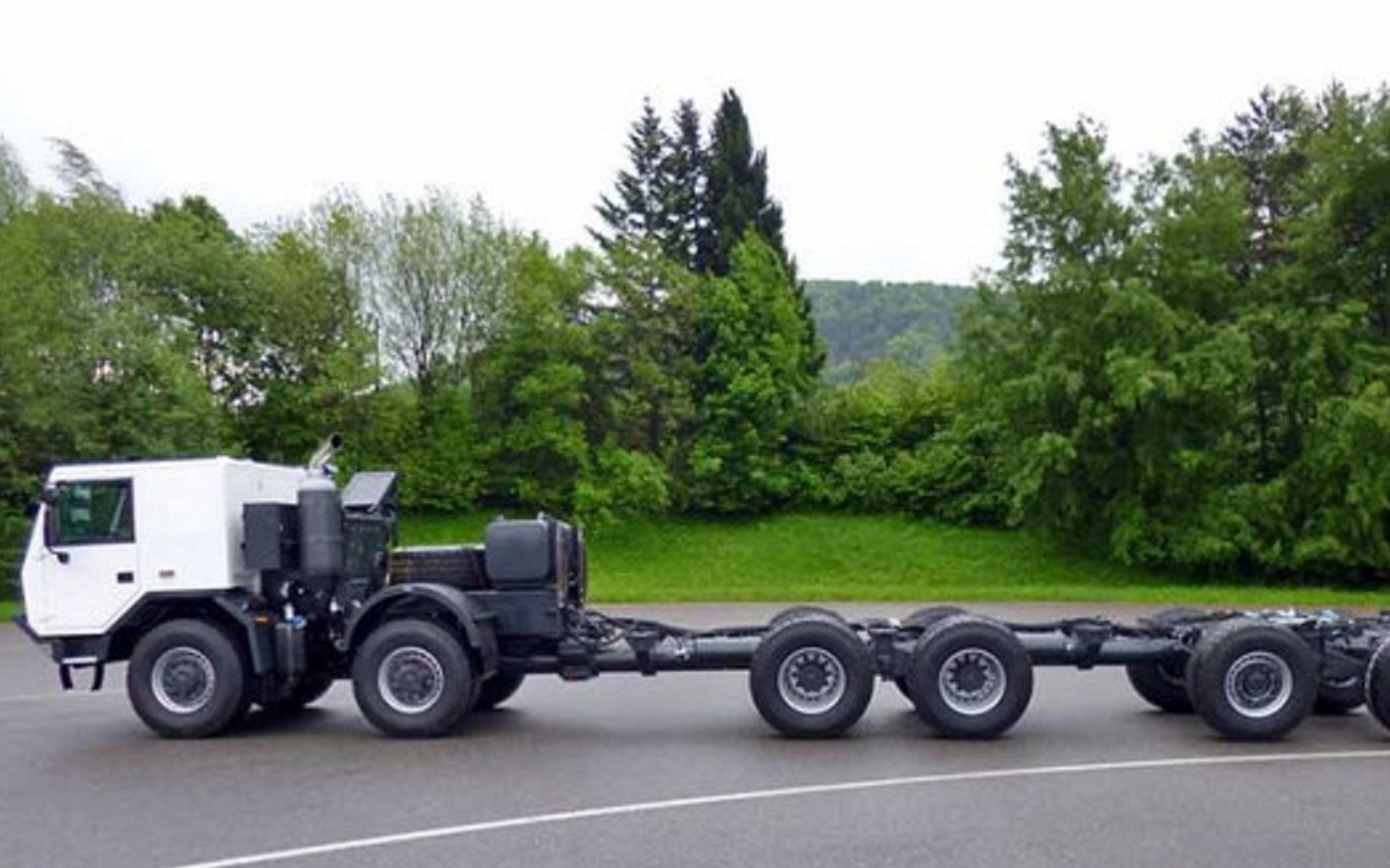 【雪地奔驰——缅因州】太拖拉force t815-7 8x8在缅因州完成酒店任务