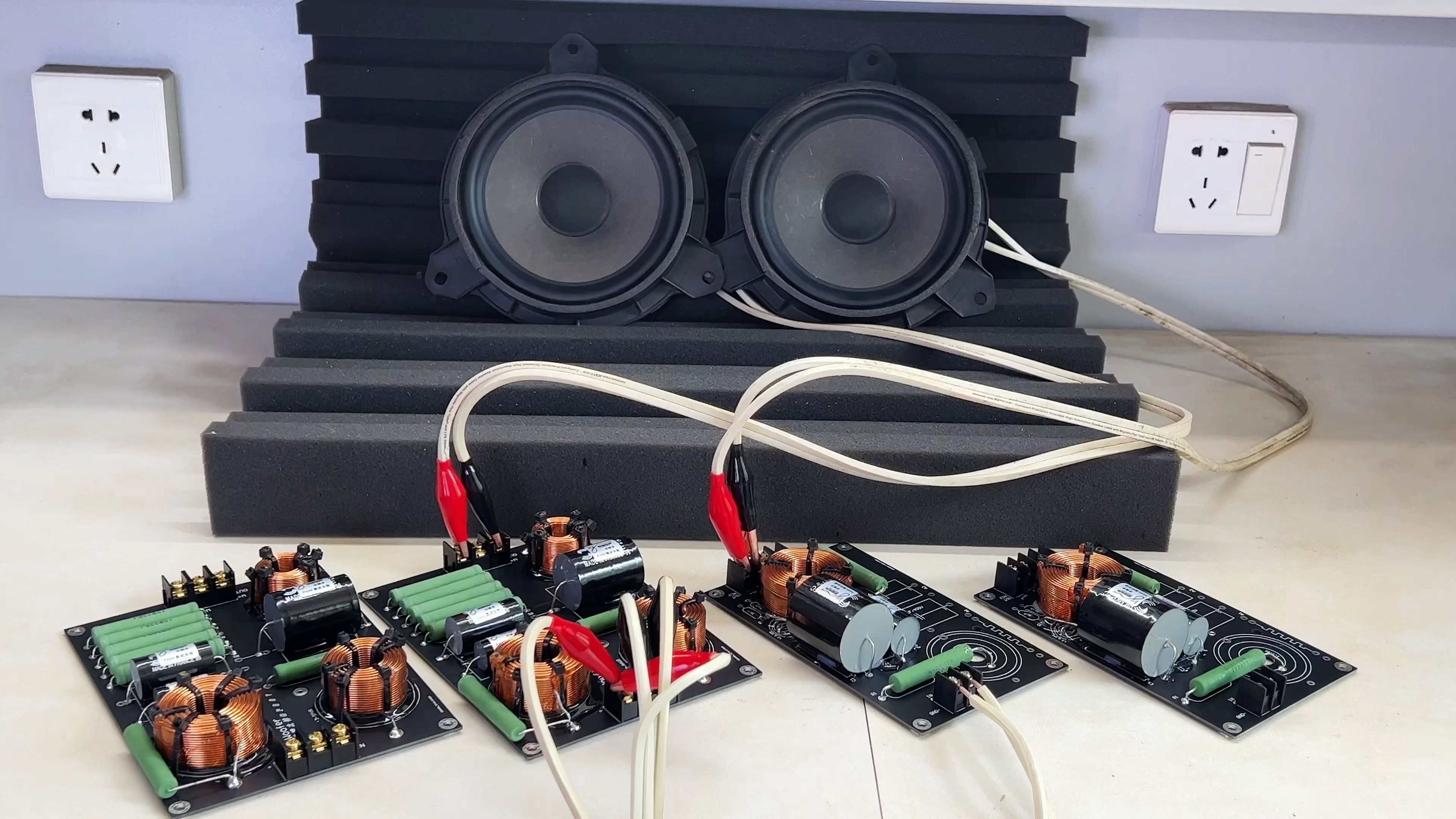 客户4分频音箱,订制分频器的 中高音分频,加中低音分频器各自一对