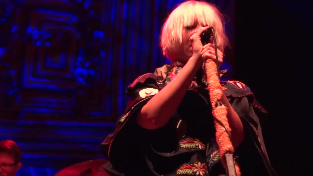 [图]【当Sia还露脸】Sia - Oh Father (Live The Wiltern) 2011.08.10