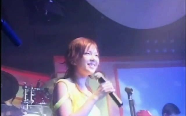 [图]【衛蘭首度曝光】01. 一夜倾情 - 903叱咤樂壇 Mini Live 2005