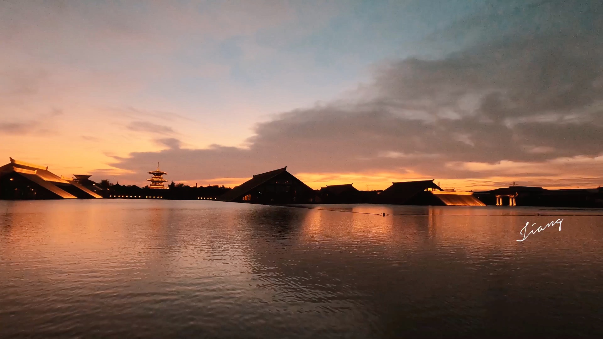广富林日落,相机拍的对焦虚掉了,只能用gopro的凑数了