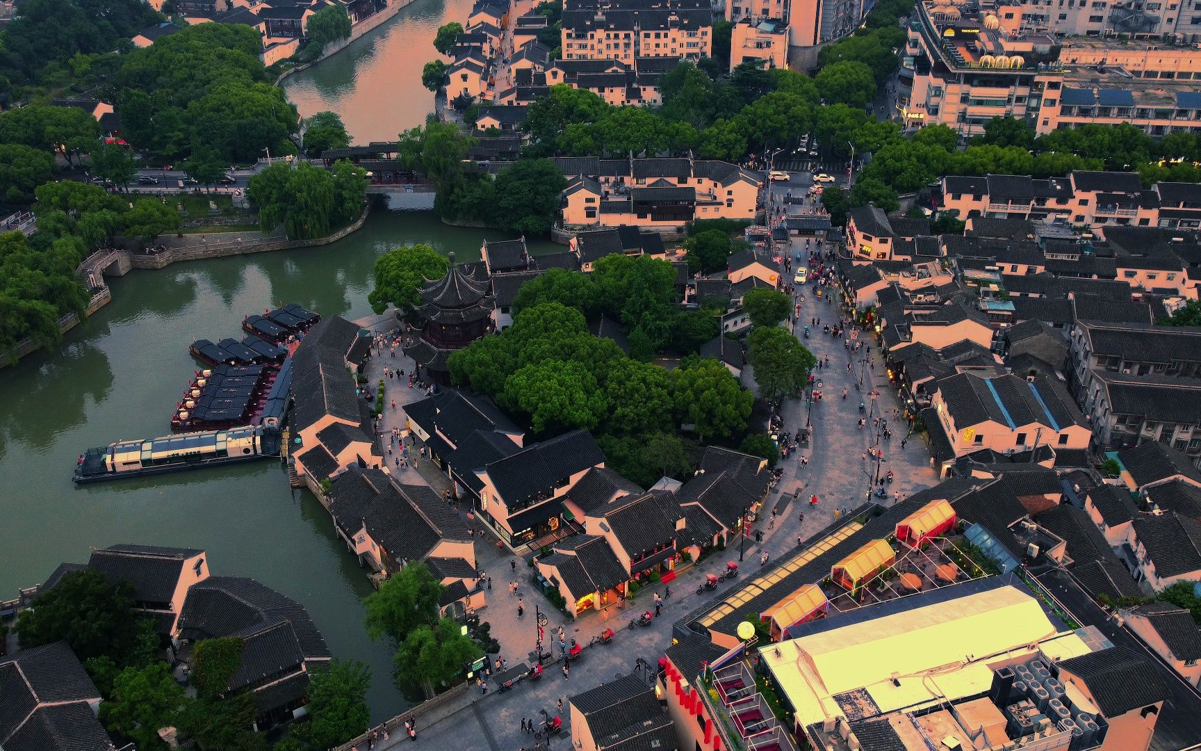 航拍苏州古城阊门码头飞回富达