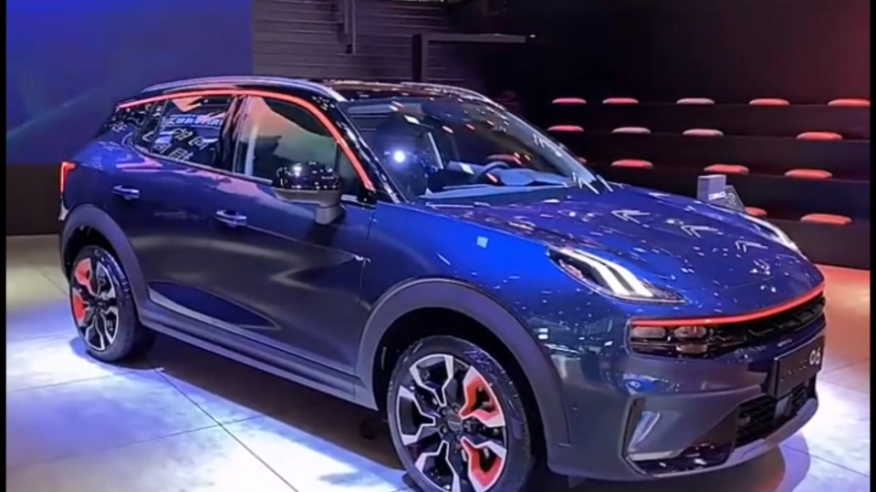 瞄准女性消费群体,领克06新增"野莓紫"十万出头买它?