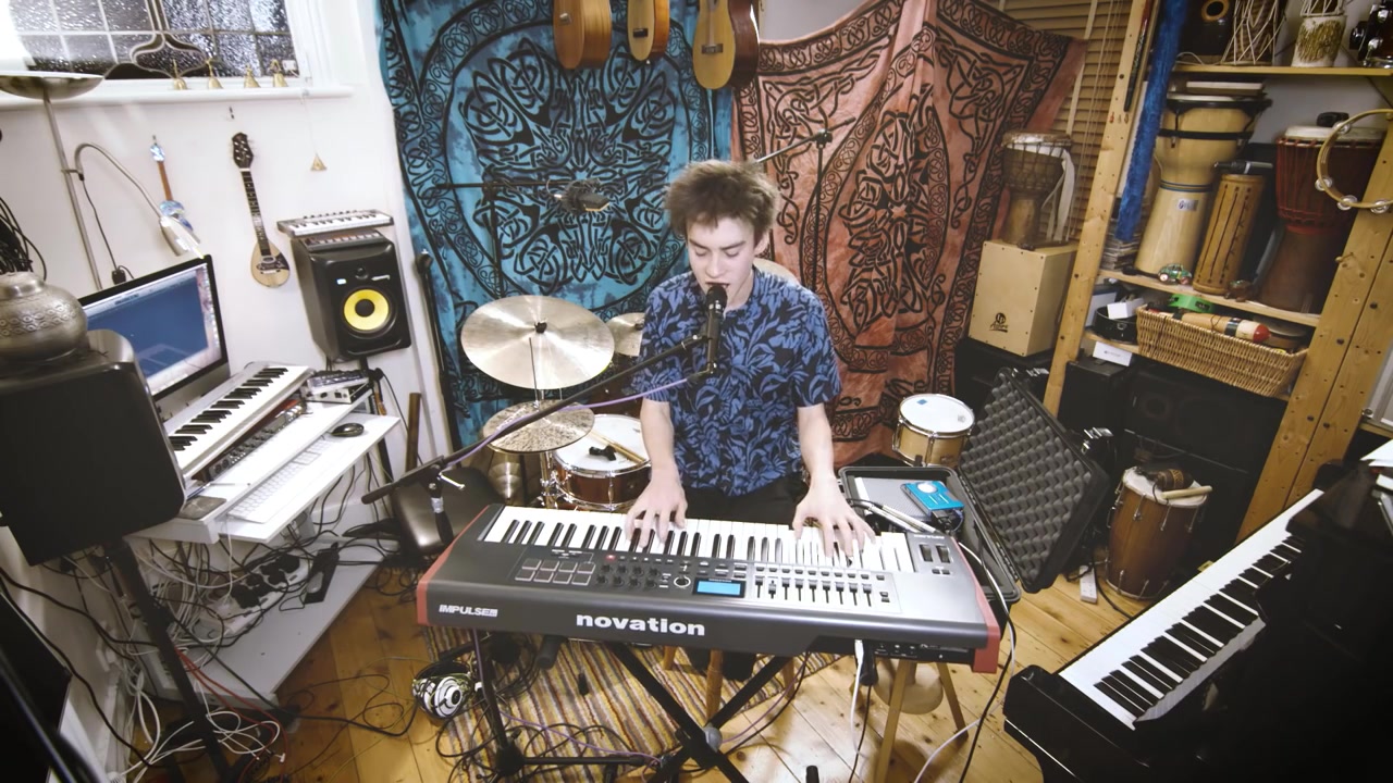 一个人就是一个 acapella 团,人声和声生成器的奇妙使用:jacob