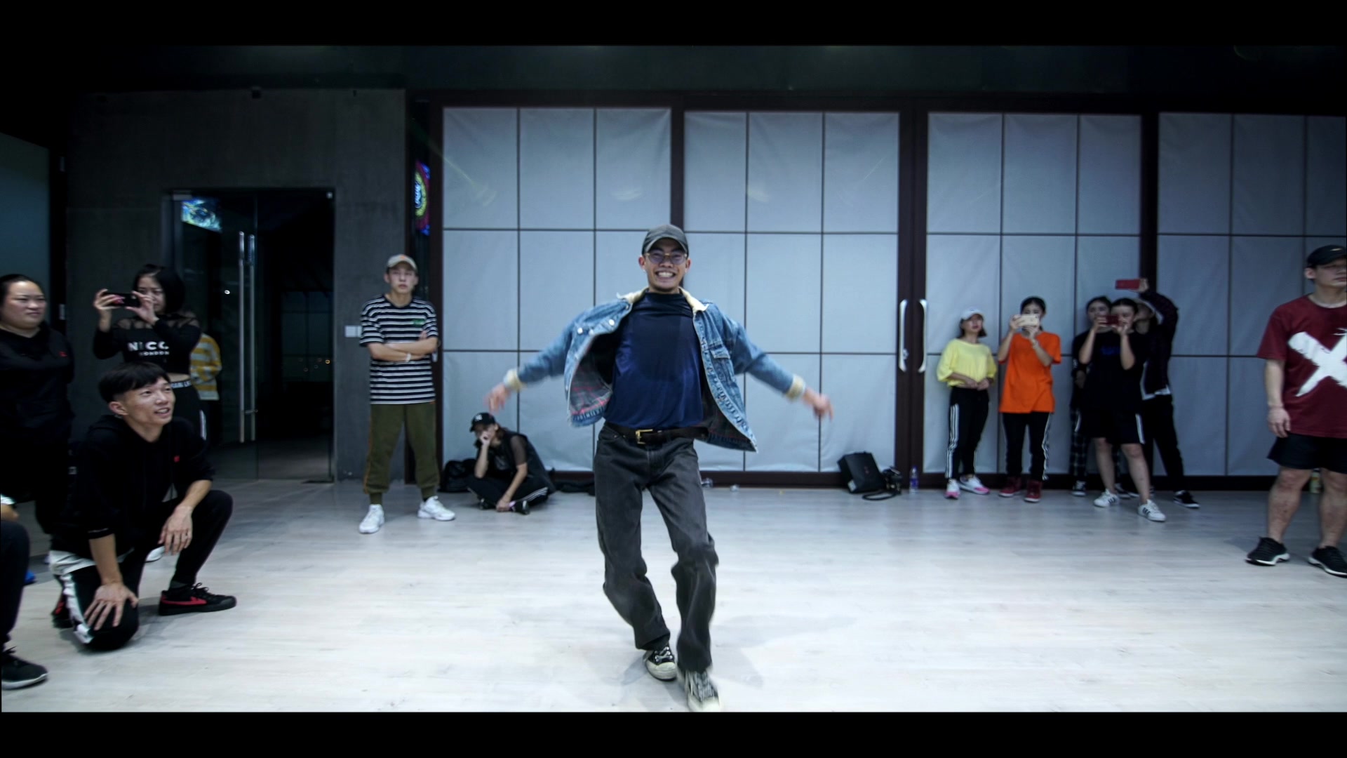 【sinostage舞邦】帅气绅士kevin编舞,成都kinjaz&dojo授课_哔哩哔哩