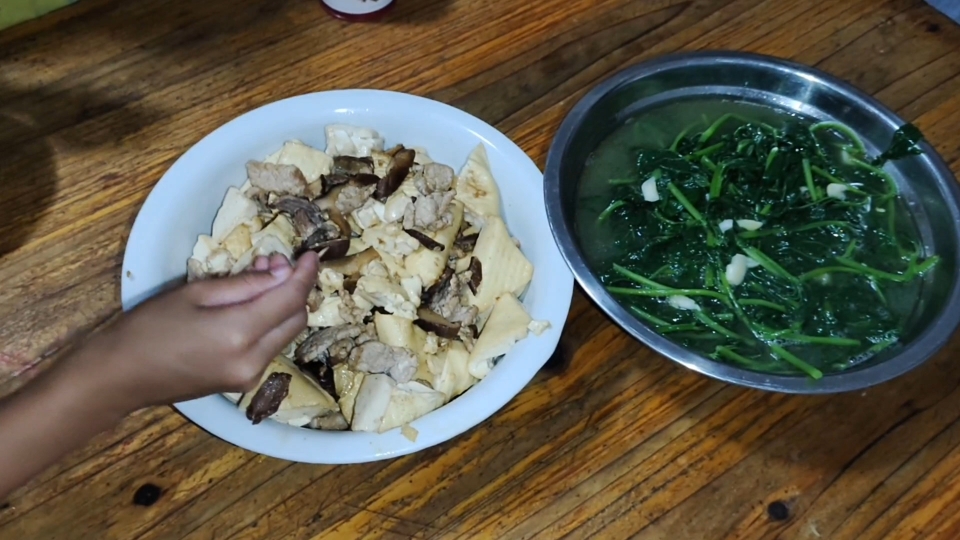 [图]每天都是这些菜，柴米油盐酱醋茶一日三餐，周而复始，家常小菜