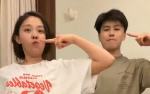 【晚安与万宁】冯万宁的舞蹈教学-晚安的日记丶-晚安的日记丶-哔哩哔哩视频