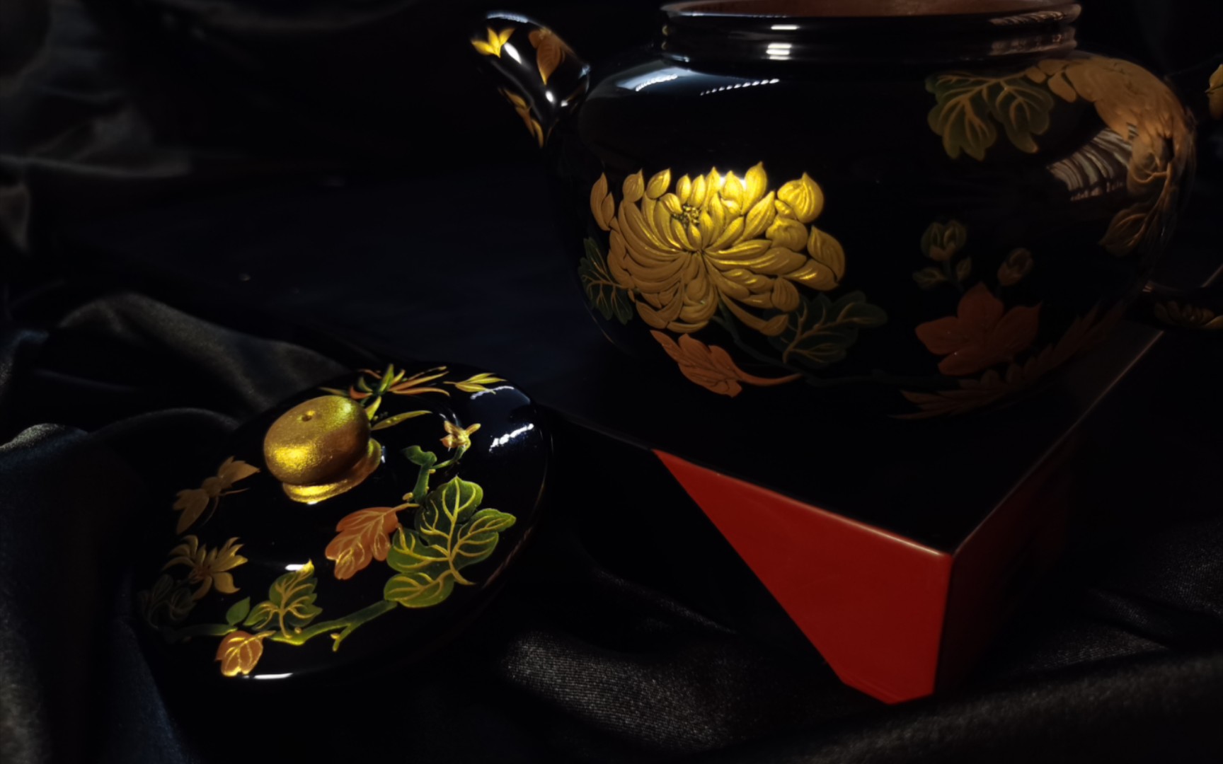 大漆手绘菊纹执壶【肆】