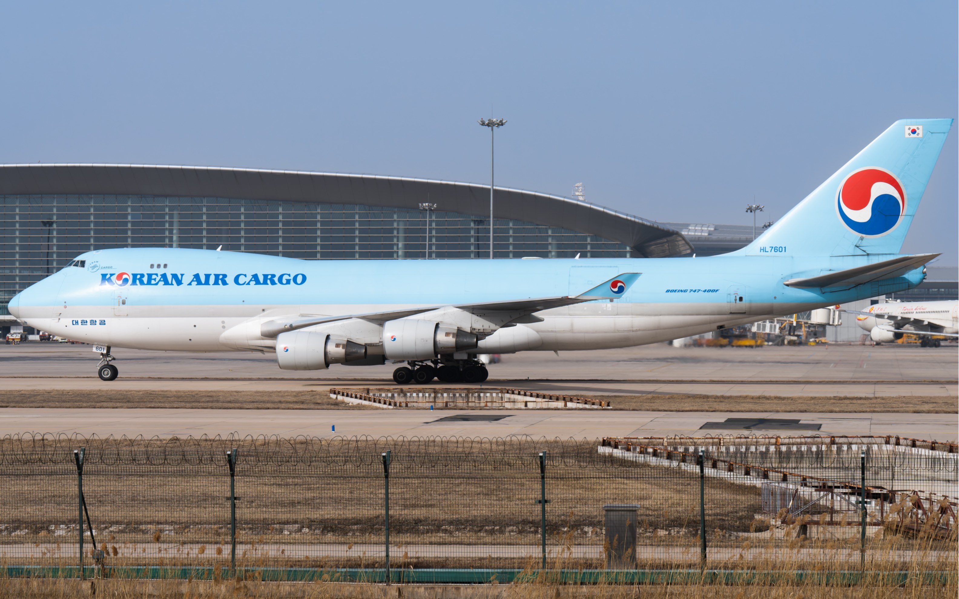 波音747-400ERF图片
