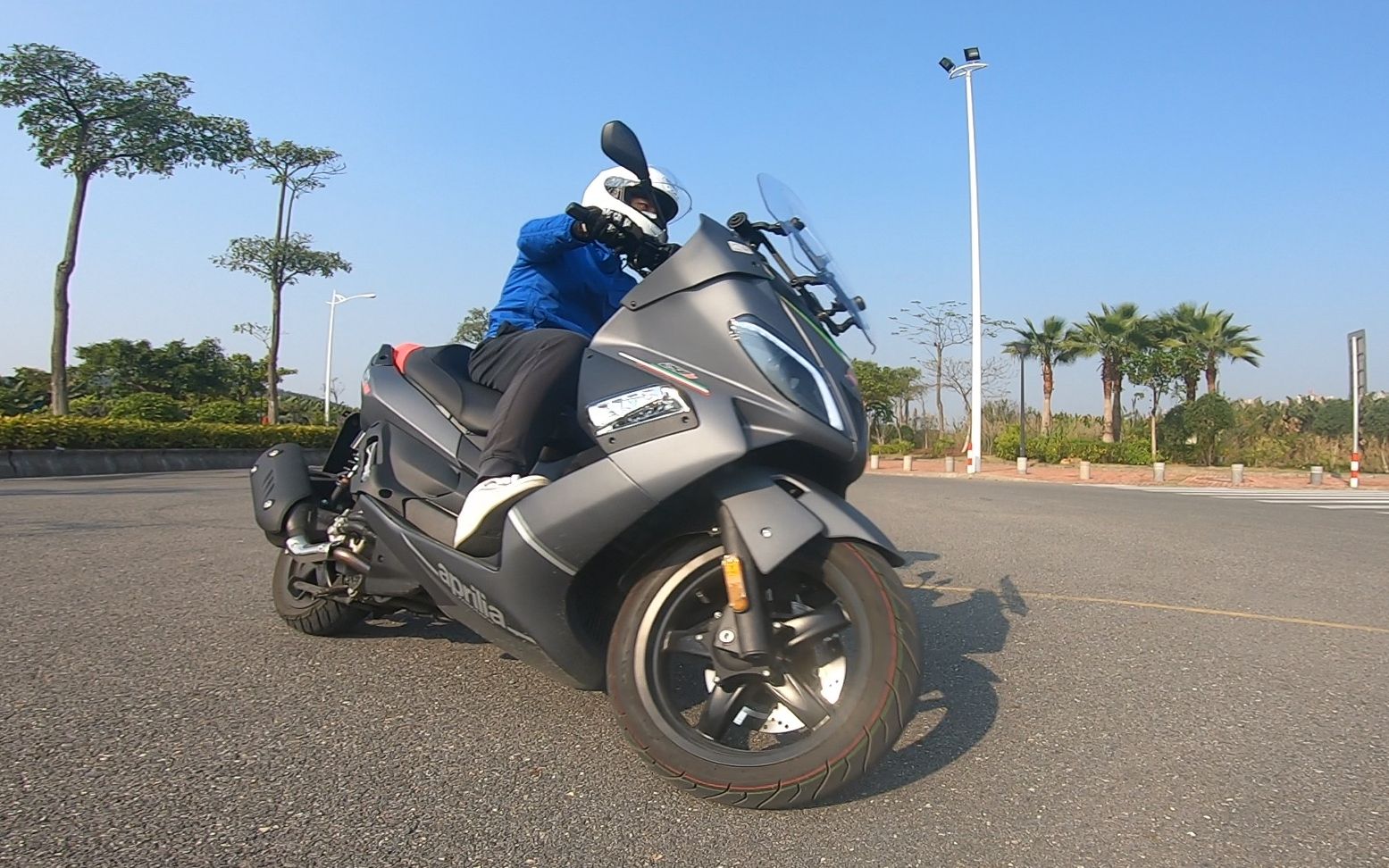 阿普利亚aprilia srmax250骑行vlog--爱的魔力转圈圈77咖啡