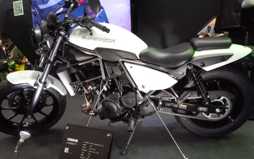 2024款川崎eliminator 500se复古摩托车展示
