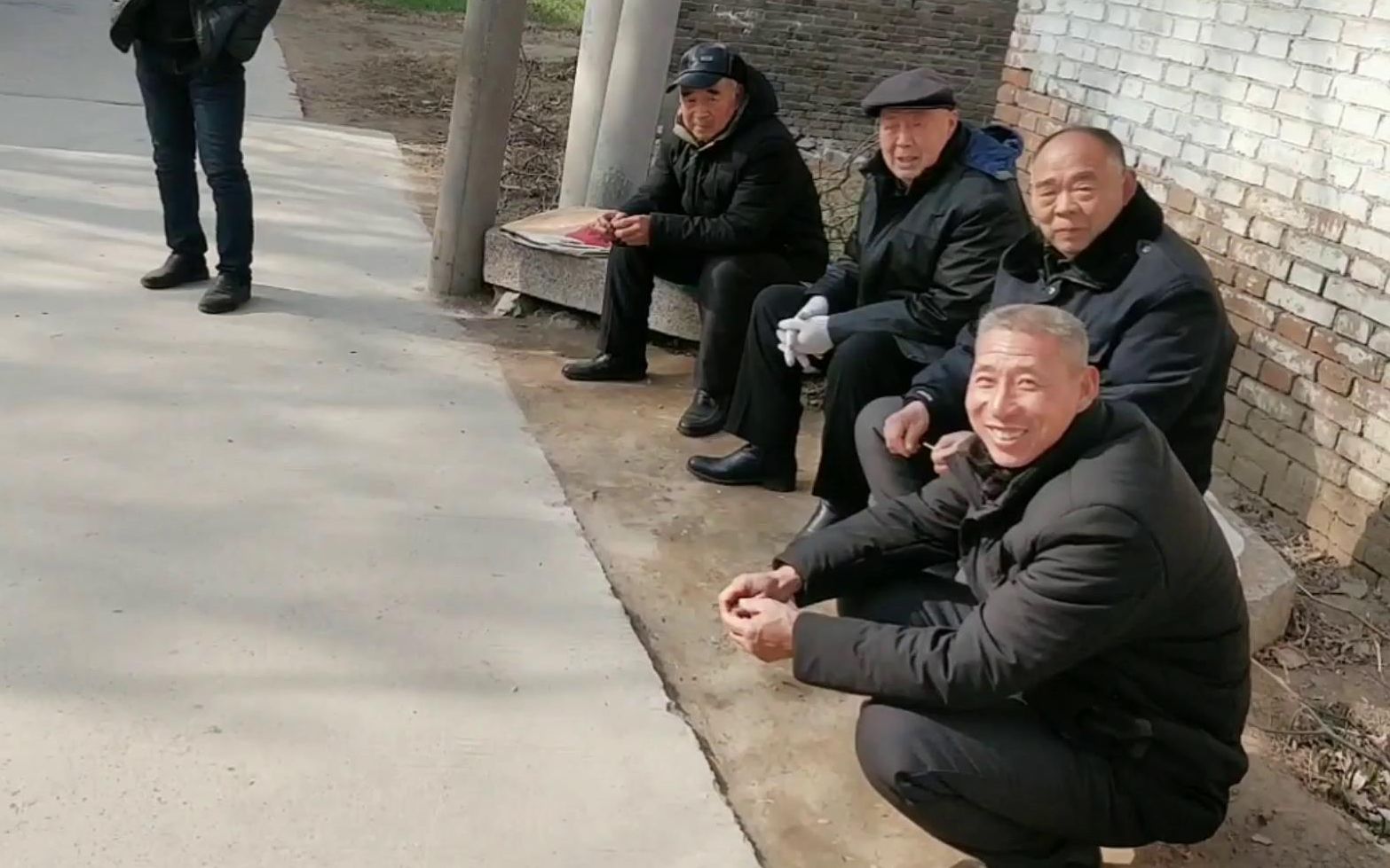 河南农村人群实拍,"封村"后的第三天,大家都变成了什么样?