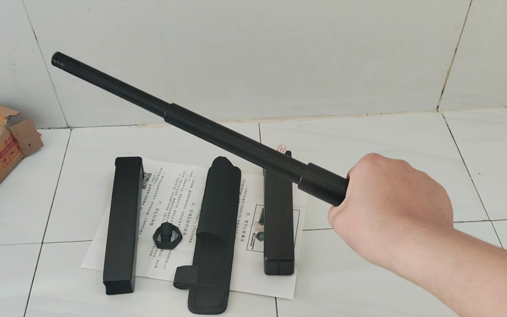 21寸机械甩棍 平民便携防身武器