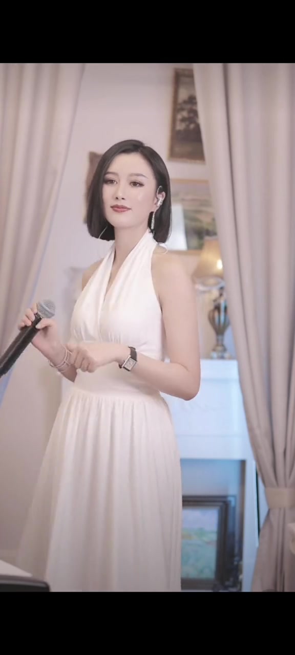 想某人蓝万抖音音乐人实力派歌手人美歌甜气质佳用心唱歌给你听