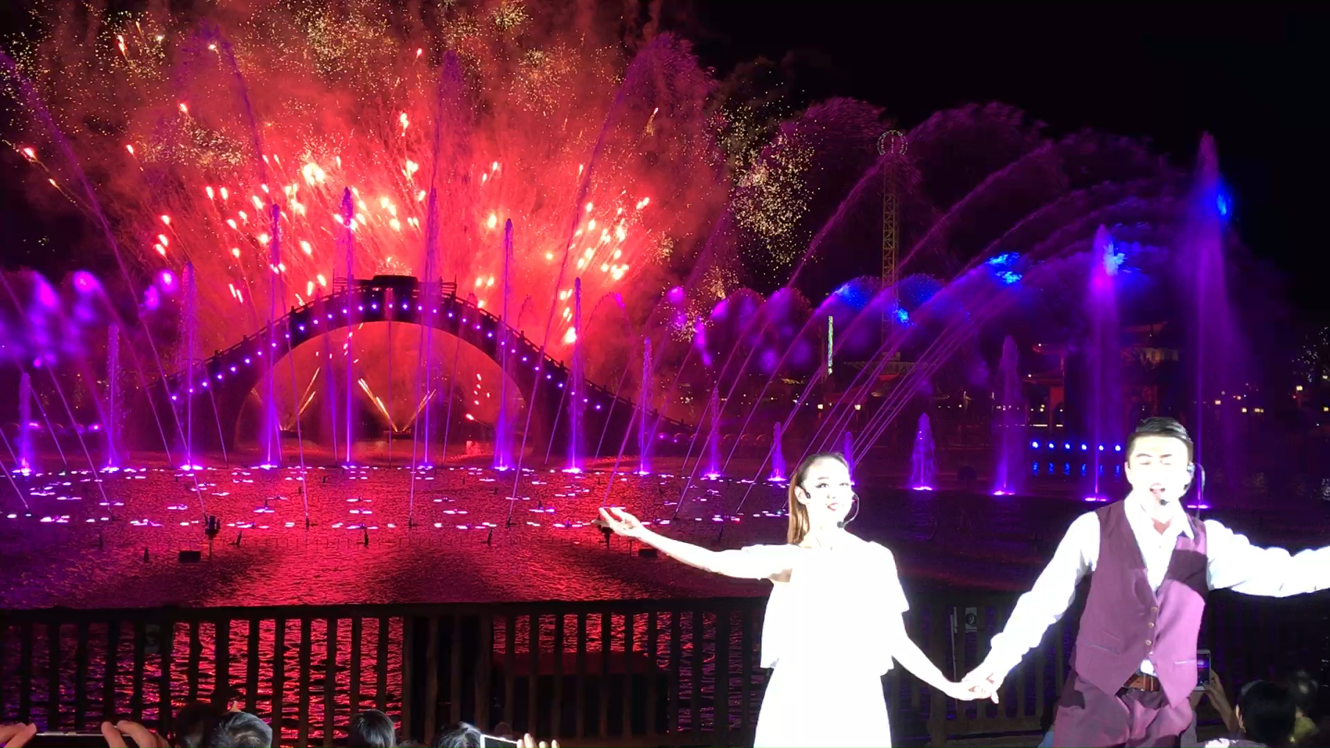 南昌万达乐园夜晚喷泉烟花秀