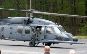 Скачать видео: 【直升机鉴赏】4K原声 | HH-60W、UH-1N直升机起降飞行