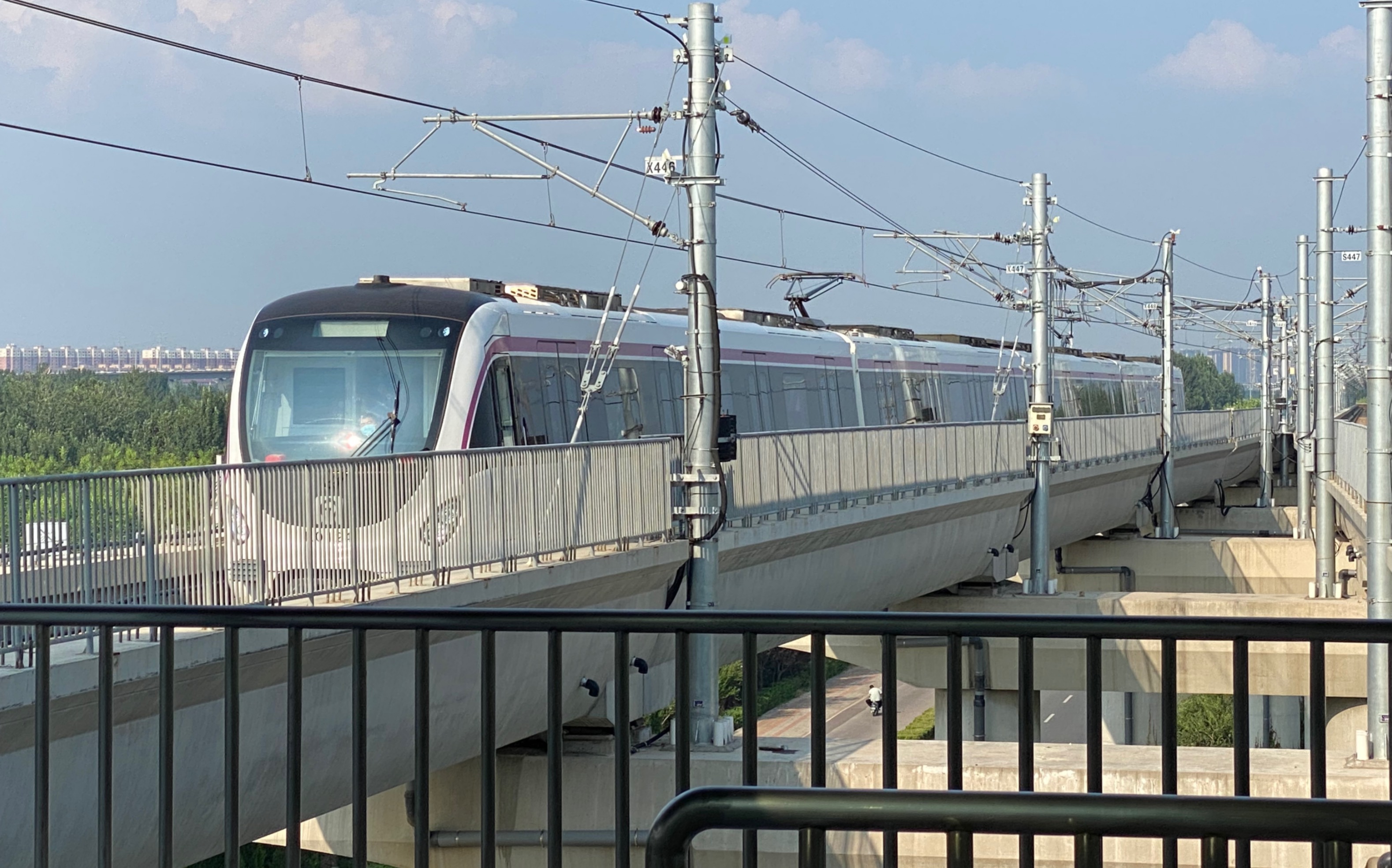 【济南地铁】1号线列车大学城站出站