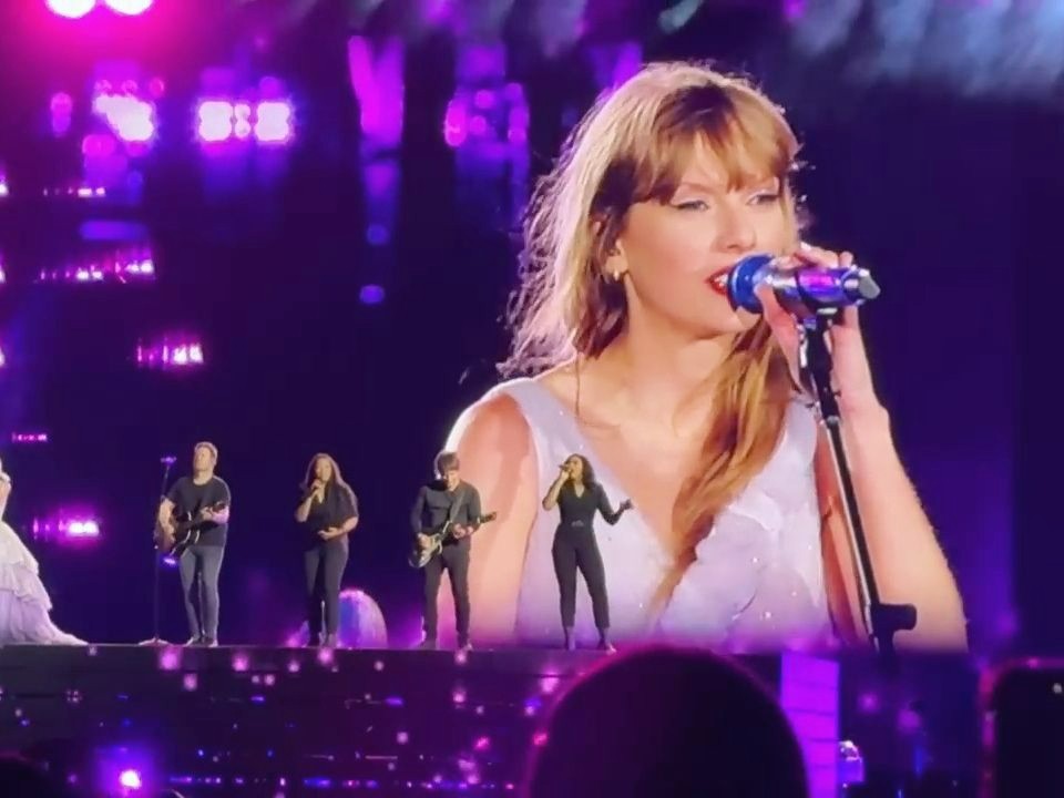 taylor swift - long live - the eras tour - melbourne