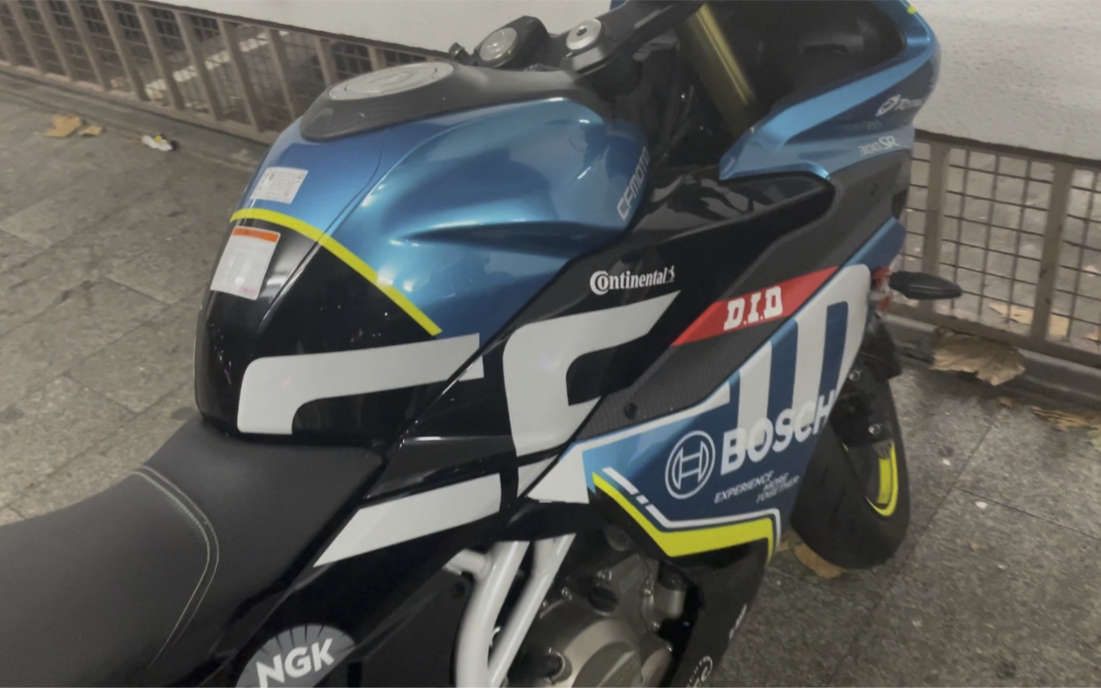 澳大利亚春风300sr出口版