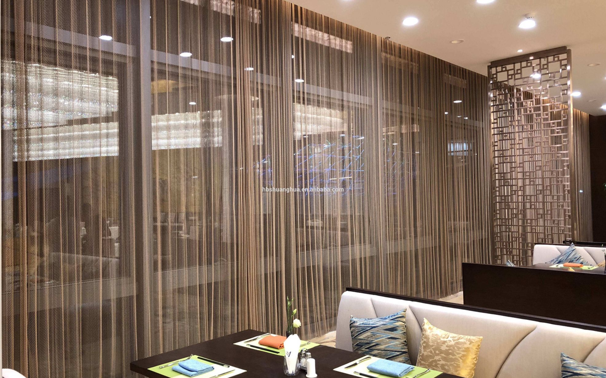 金属垂帘装饰网,金属网帘装饰材料天花吊顶隔断屏风网