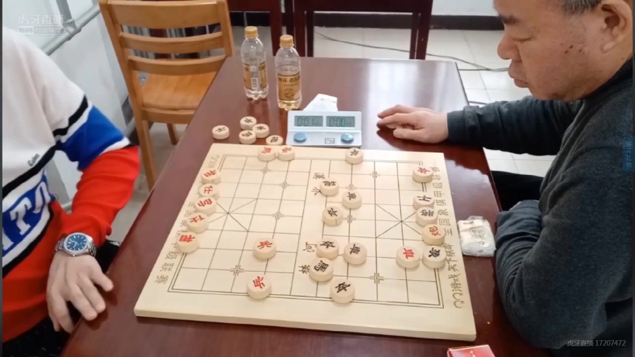 虎牙郝继超遇师傅也是下狠手!