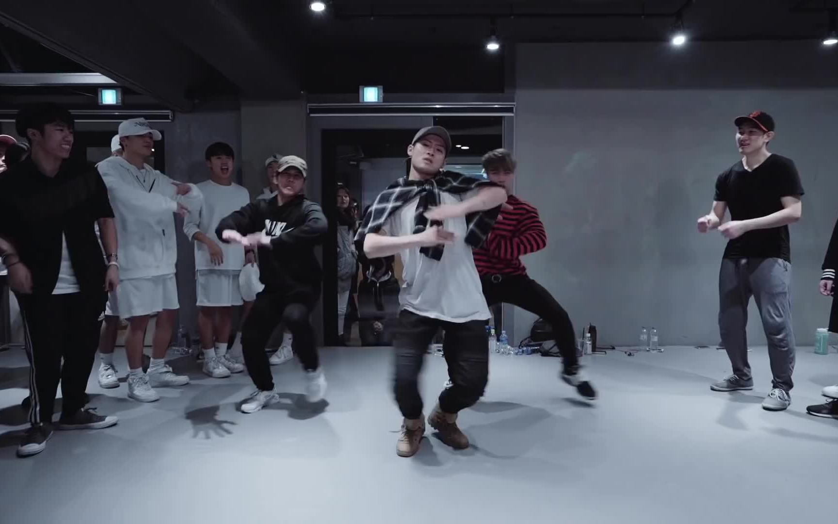 力丸rikimaru舞蹈riki跳两次不同编舞师的partychrisbrown