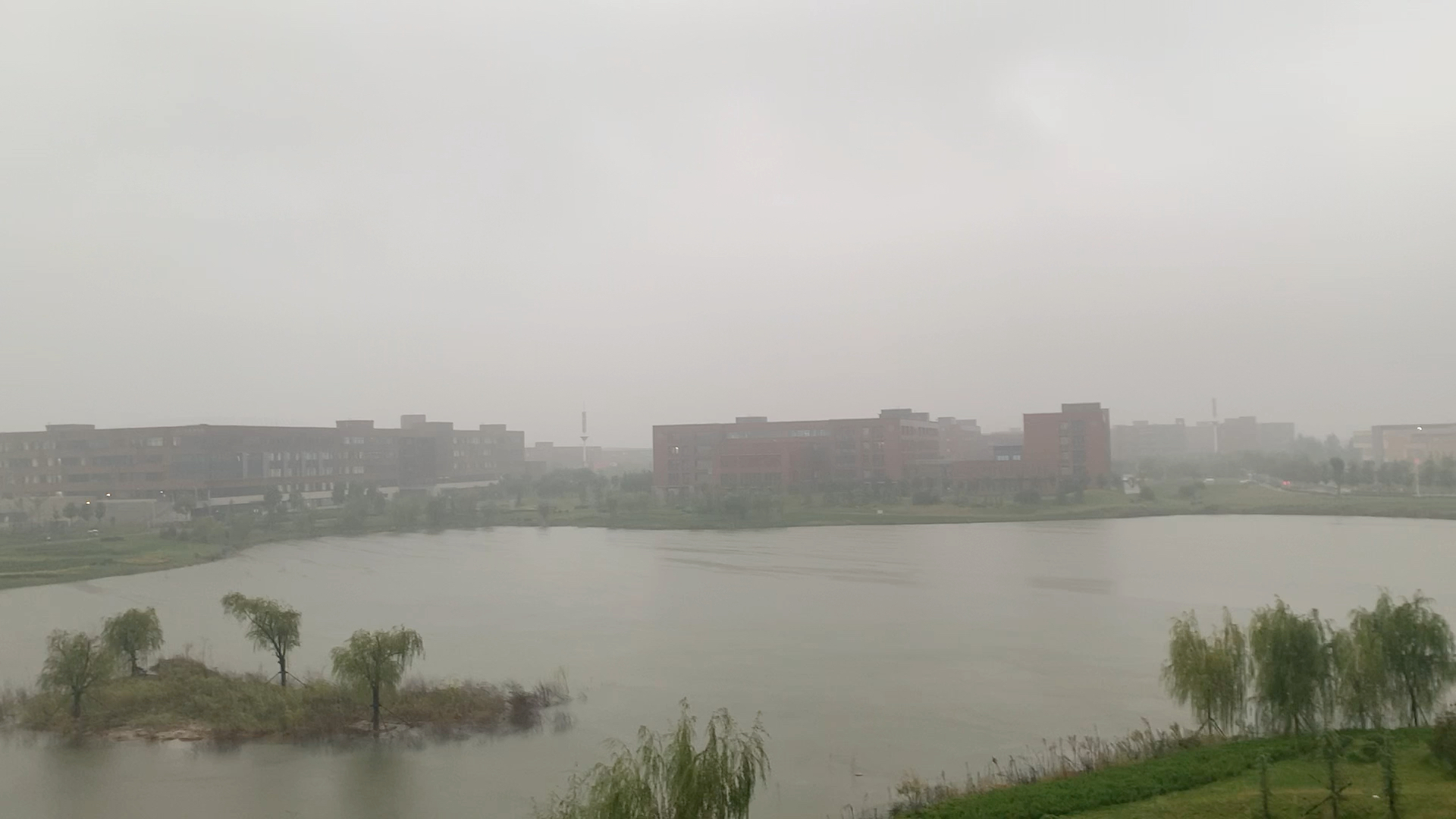 [图]一场秋雨一场寒 烟雨蒙蒙