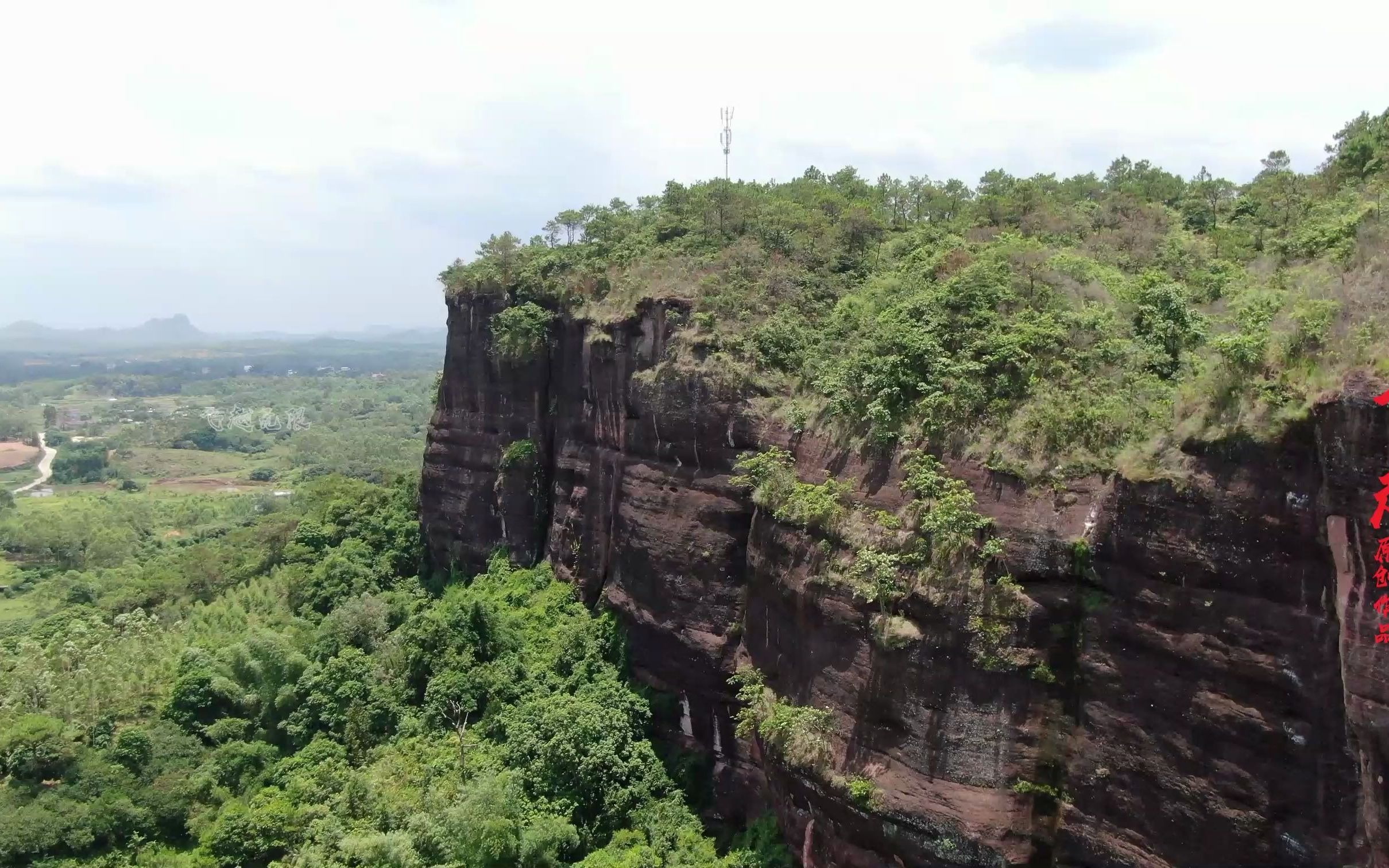 航拍广西博白宴石山风光,丹霞地貌自然景观和文化遗迹,风景独特