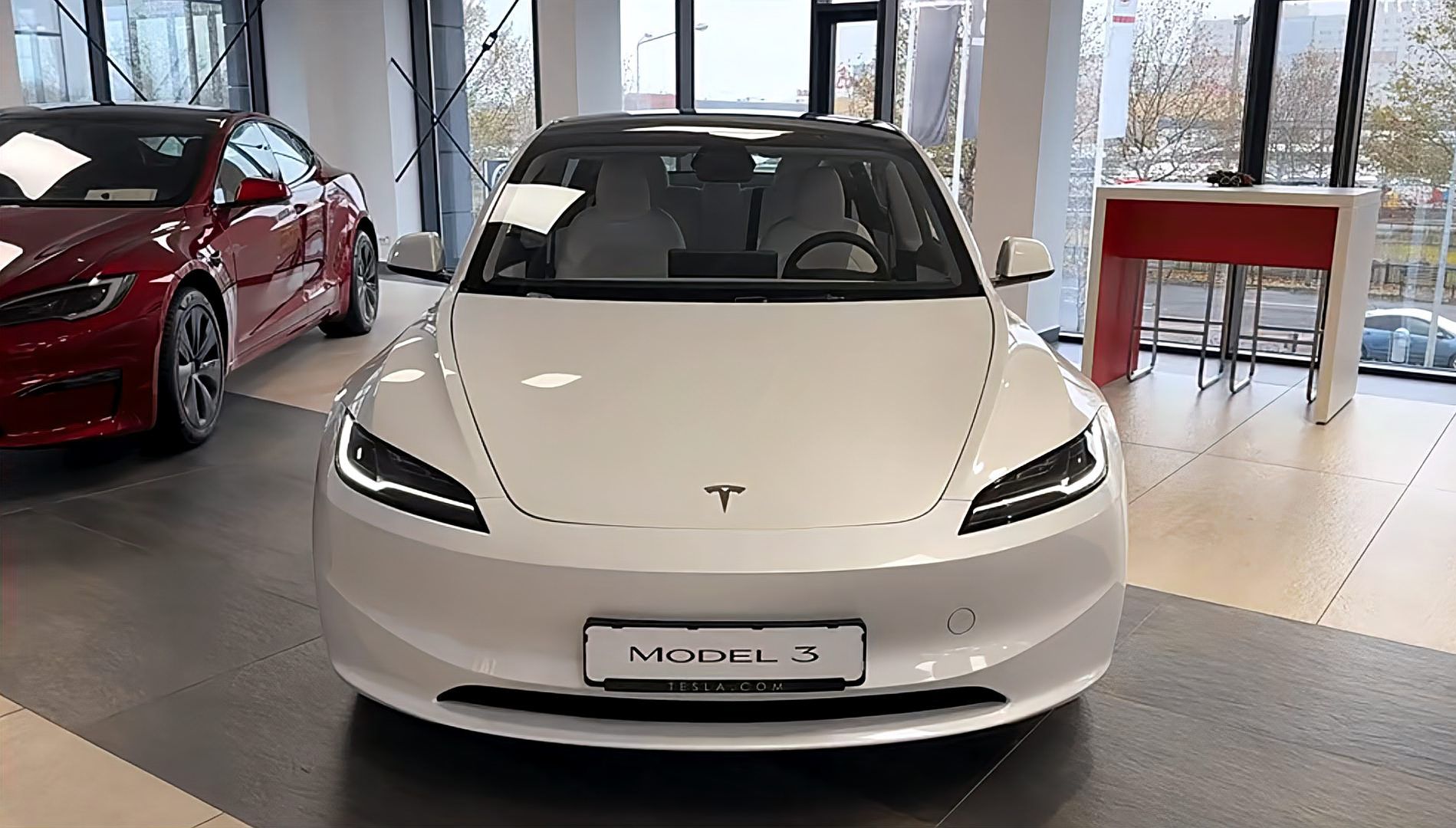 24款特斯拉model3正式亮相!25.99万起比老款贵3万,颜值出乎意料