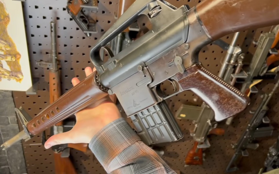 阿玛莱特ar10自动步枪展示