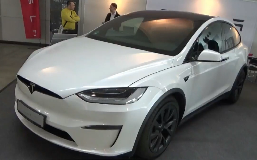 2023特斯拉model x 外观和内饰