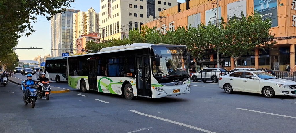 (巴士三公司)上海公交738路 z2e-0317 光新路中山北路离站