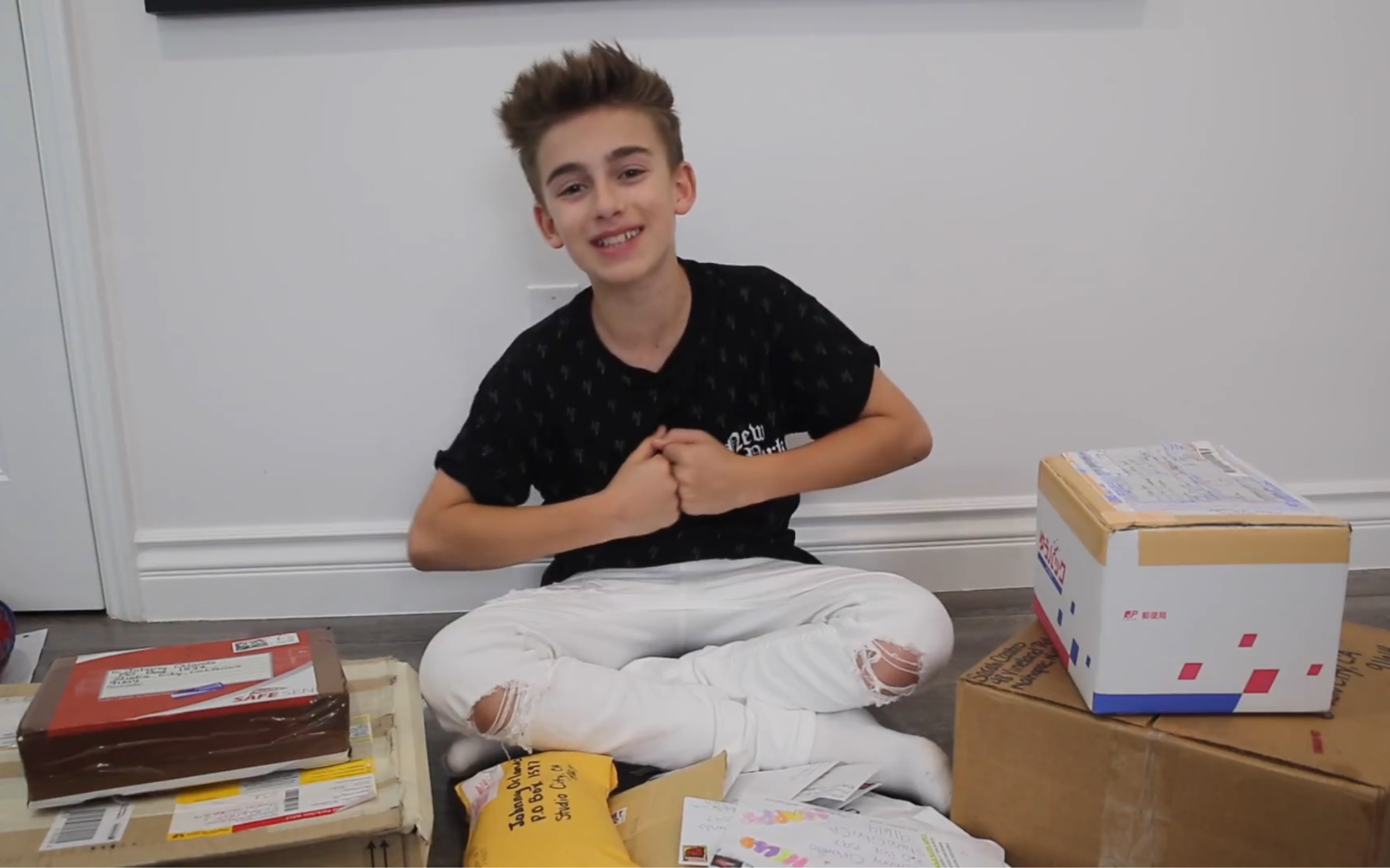 【johnny orlando】來看看粉絲給jo寄了什麼 fan mail