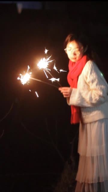 仙女棒烟花92氛围感拍照|对着烟花许个愿吧,所愿皆成真