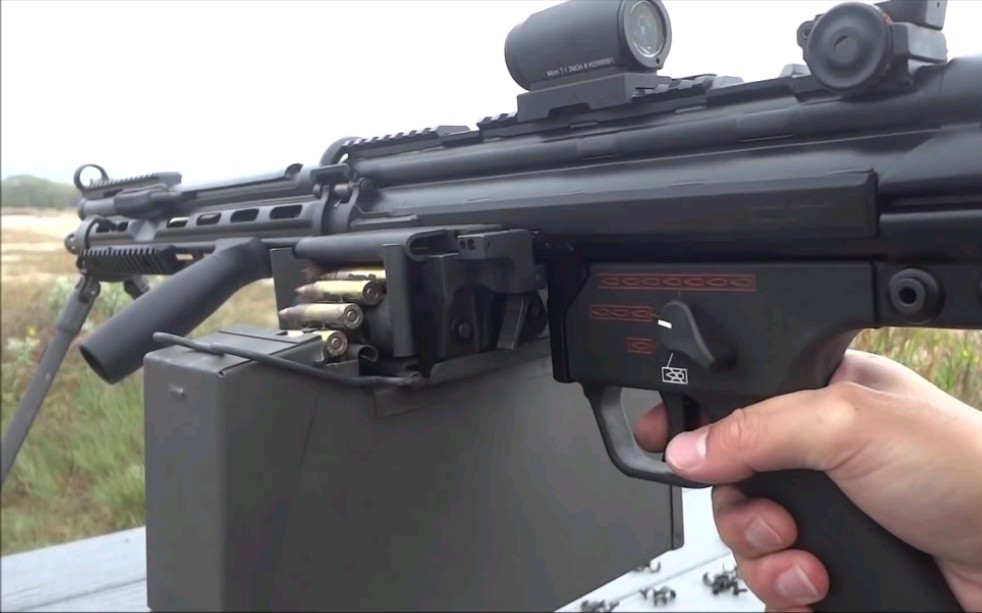 【h&k】hk23e轻机枪 - 弹链供弹全自动射击